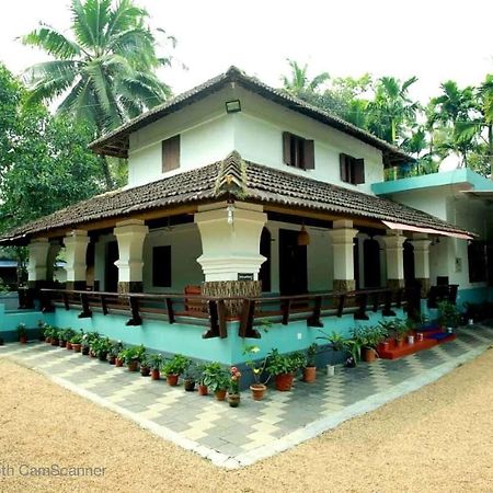 Kenoth Thaliyil Mana, Heritage Homestay Payyannur Exterior foto
