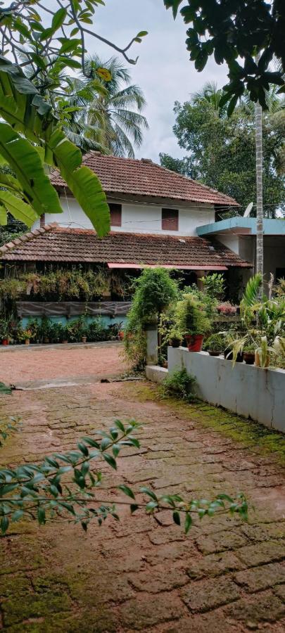 Kenoth Thaliyil Mana, Heritage Homestay Payyannur Exterior foto